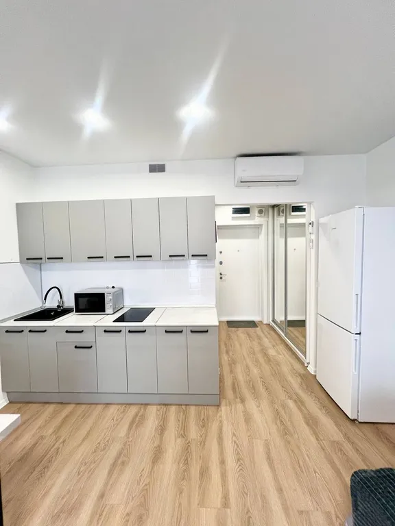Art Life Apartment Novohohlovskaya