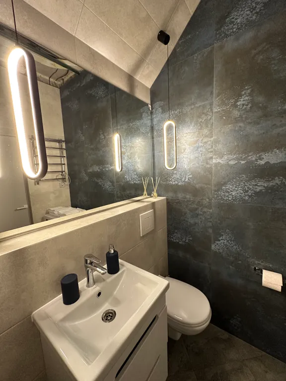 Новые апартаменты, класса комфорт, в центре, с видом на море