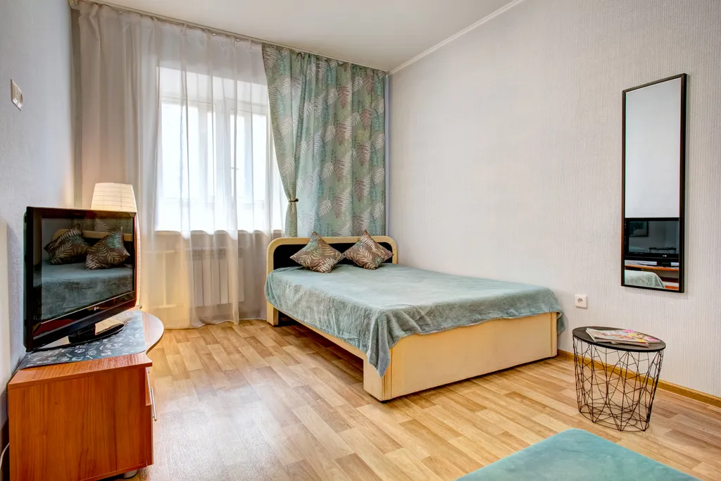 Уютная и чистая квартира — аренда посуточно в Тюмень