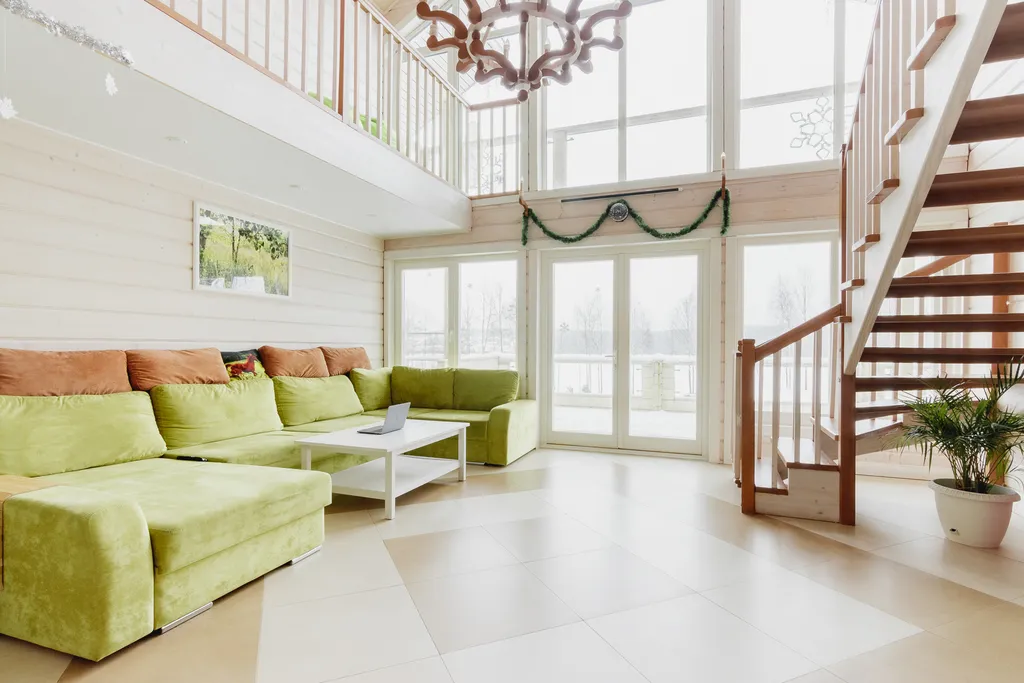 Коттедж с 5 спальнями, сауной и камином