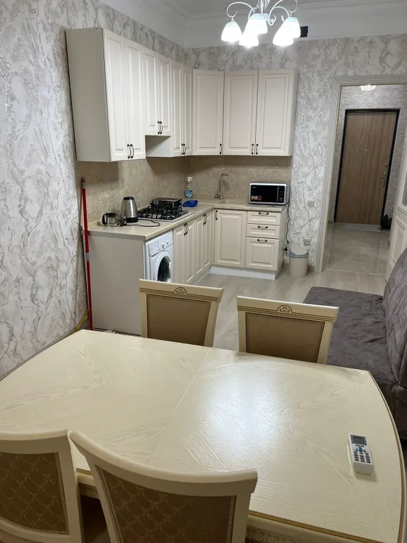 Уютная квартира в центре города, с видом на море