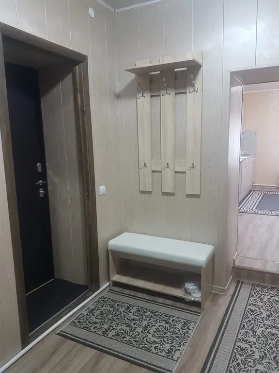 Уютный домик в деревне с верандой