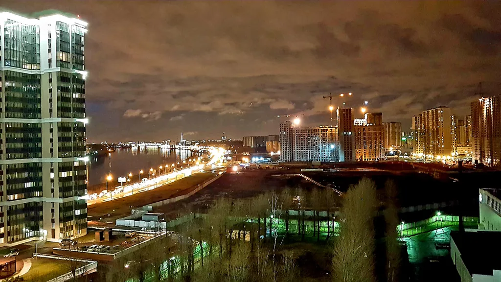 С видом на Неву