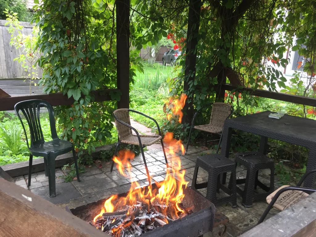 Тёплый коттедж в лесу