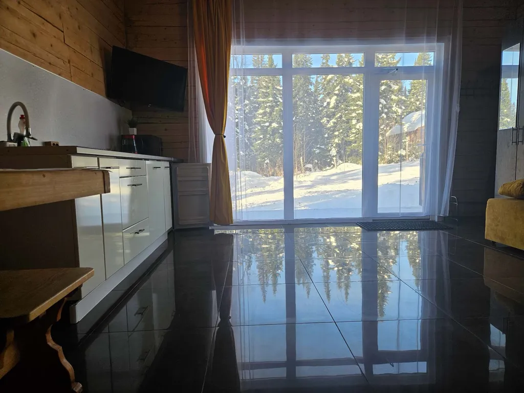 Коттедж Уютный дом в окружении пихтовых деревьев — Шерегеш