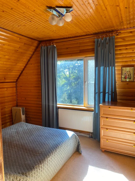 Шале с камином и 3 спальнями на берегу озера Селигер