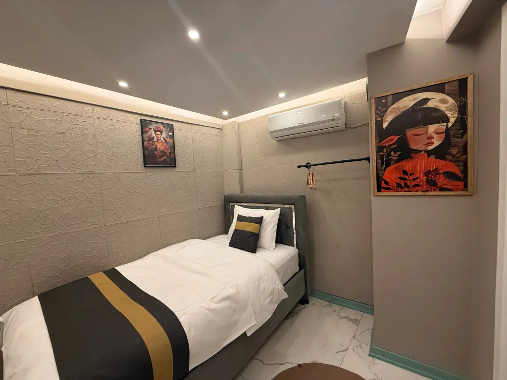 Компактная и чистая студия рядом со станцией метро Таксим