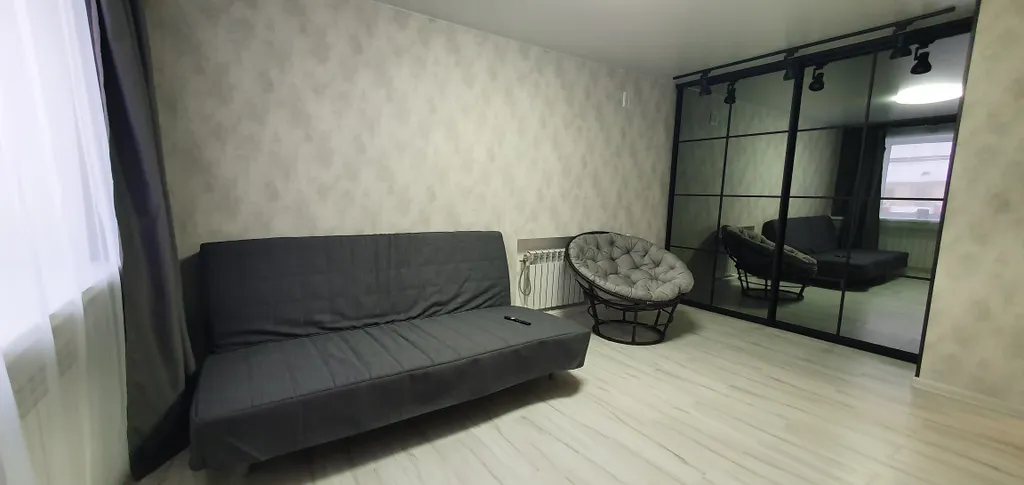 Уютная студия в центре города с видом на озеро