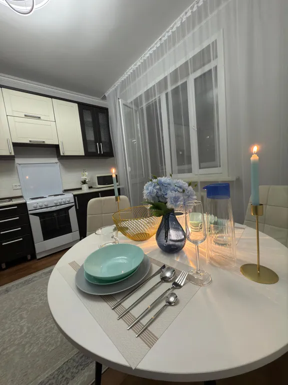 Самый центр города, АбуДаби Плаза, Байтерек, Линейный парк