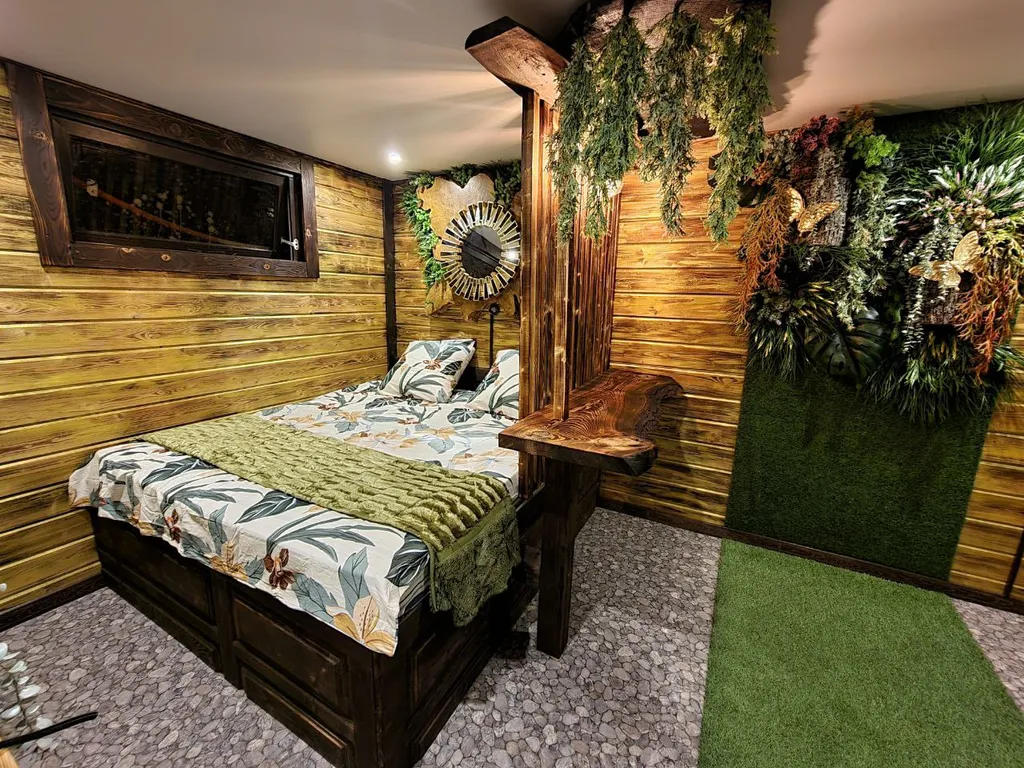 Дом Шилтон Виладж с бассейном, баней и джакузи