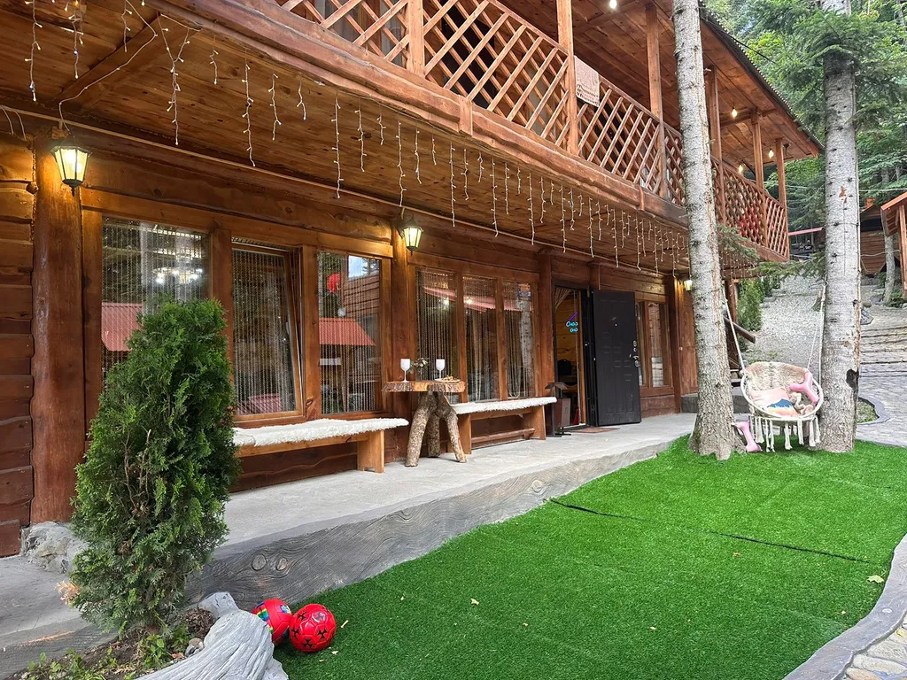 8-комнатный Дом