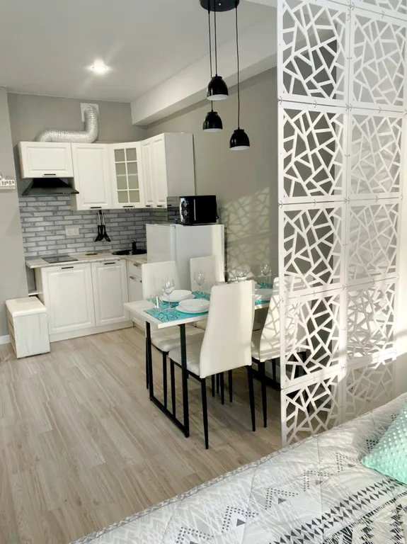 Студия на первой береговой