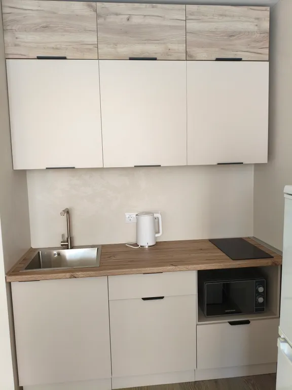 Студия в свежем ремонте недалеко от набережной, центра