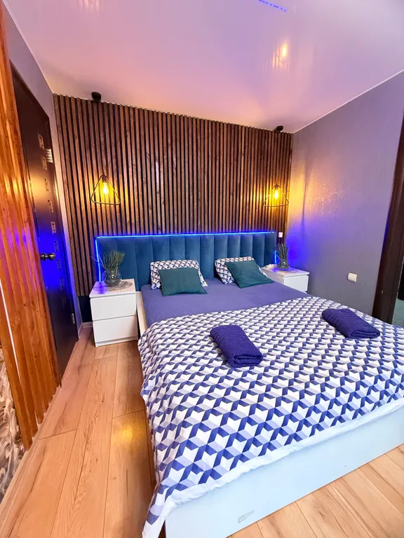 Квартира 2-комнатная рядом с вокзалом с балконом — Омск