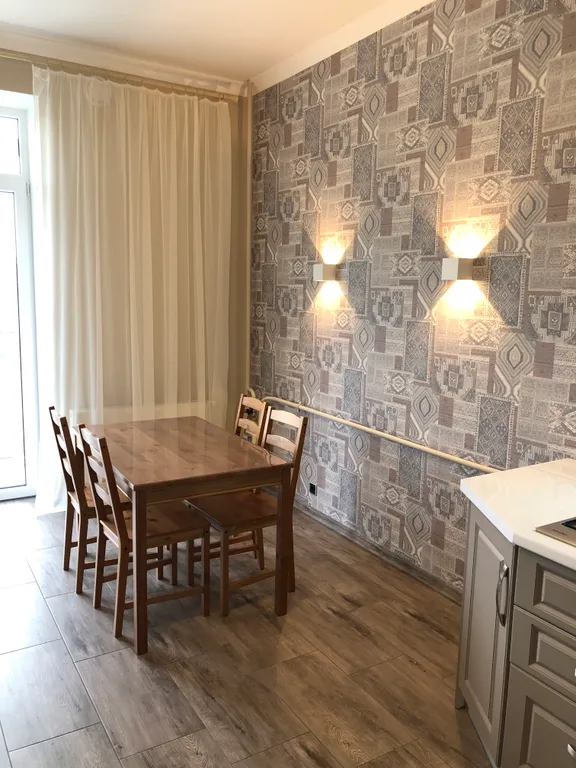 Благоустроенная двухкомнатная квартира у моря, два санузла