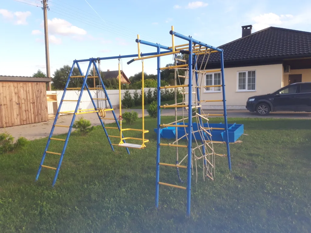 Домик на озере