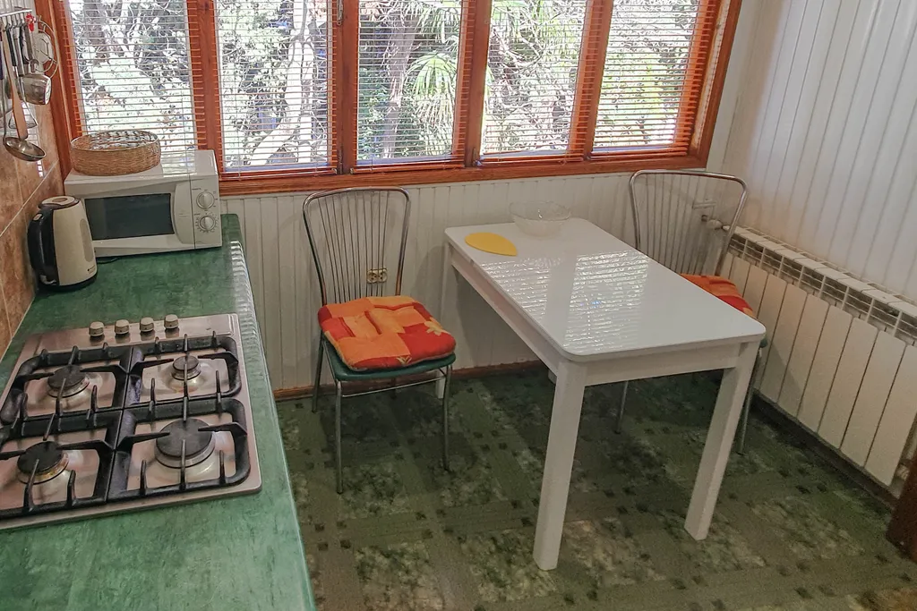 Квартира рядом с набережной со своим двором и паркингом