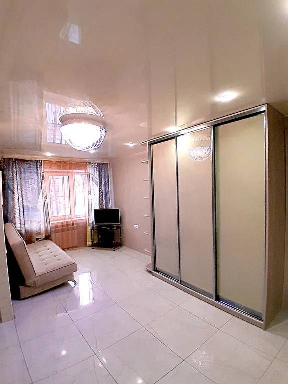 Бежевая студия рядом с аквапарком