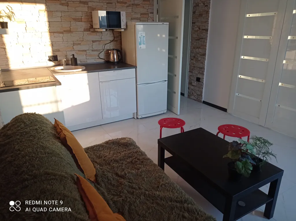 Вид на горный кавказский хребет на берегу реки Кубань