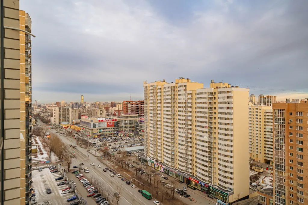 Квартира Улучшенная квартира с отдельной спальней у м. Чкаловская на 16 этаже. — Екатеринбург