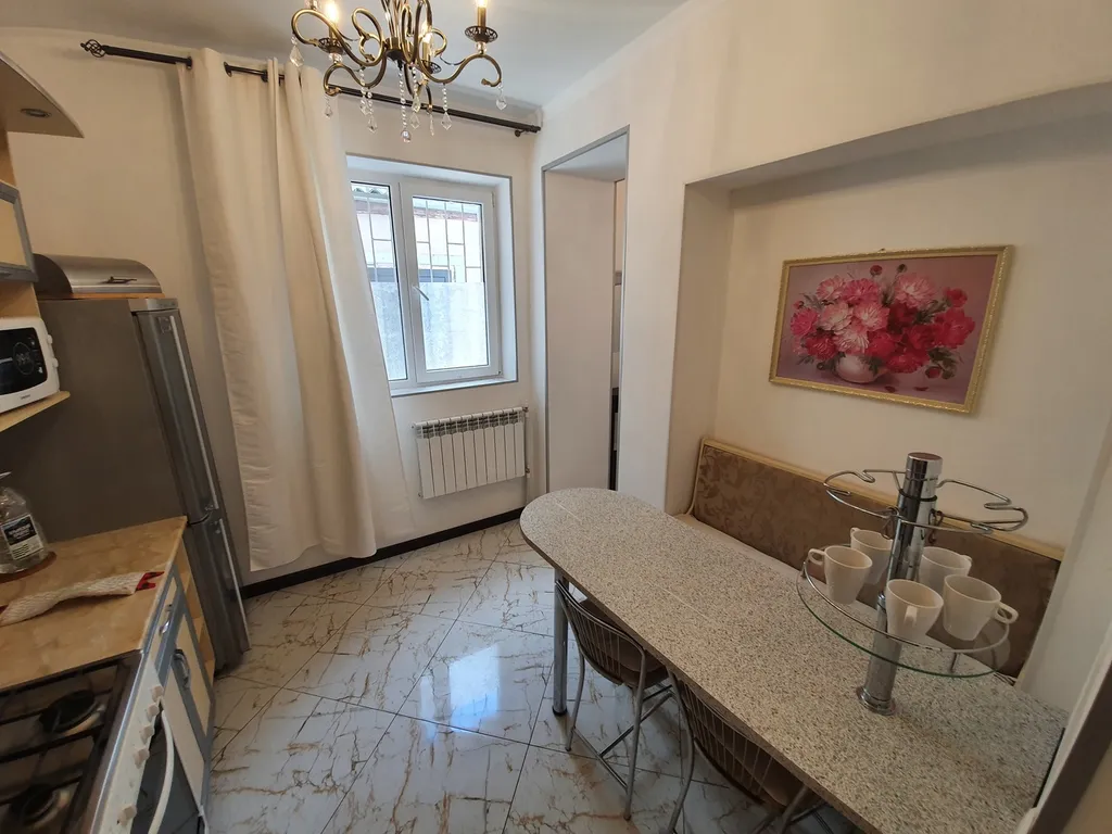 Домик с чудным зелёным двориком