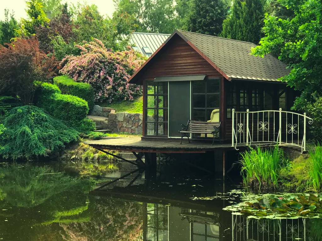 Прибрежный уголок для отдыха на природе