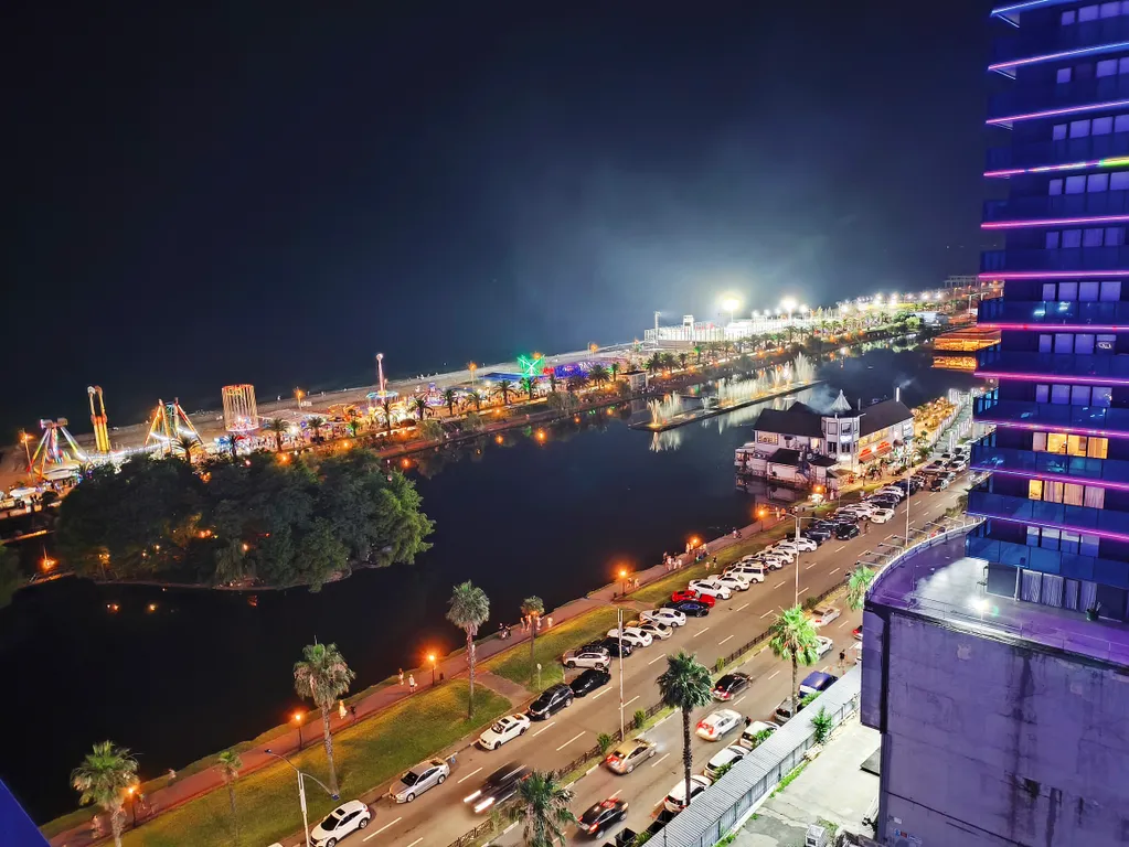 Апартаменты для отдыха в Батуми, 1 линия от моря