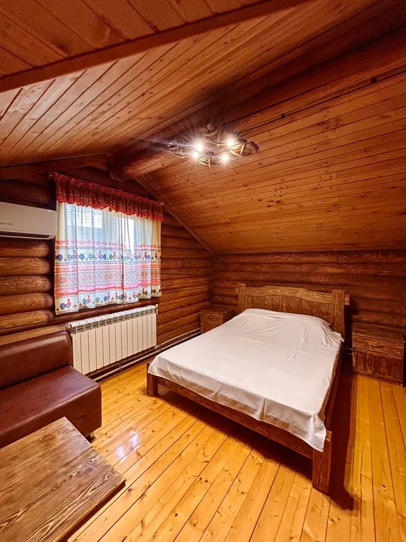 Коттедж с двумя спальнями, баней и открытым бассейном