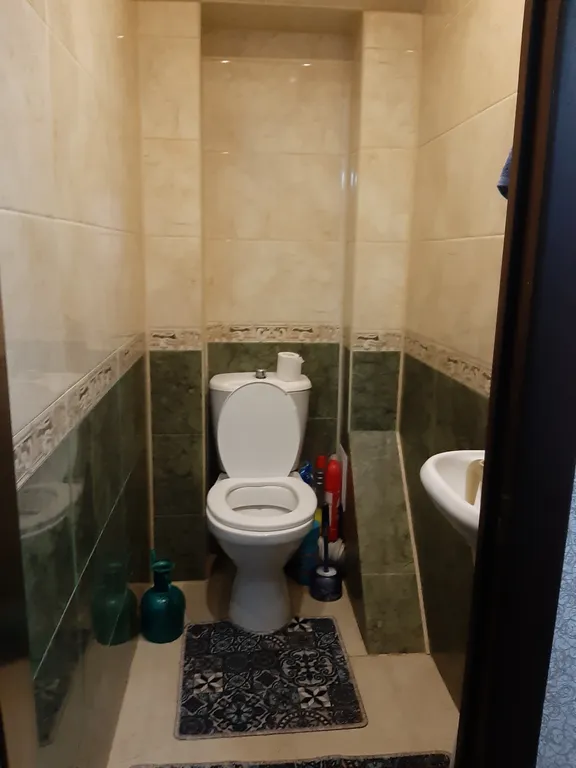 2ком.кв.порядо и чистоту горант.с окна вид на горы море..рядом крепост