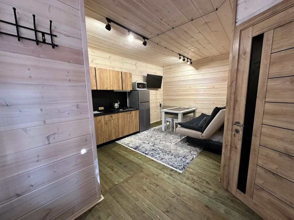 Большой дом с тремя спальнями,  Дом 3