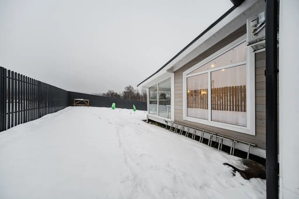 Коттедж Загородный дом с кедровой баней — Светлое