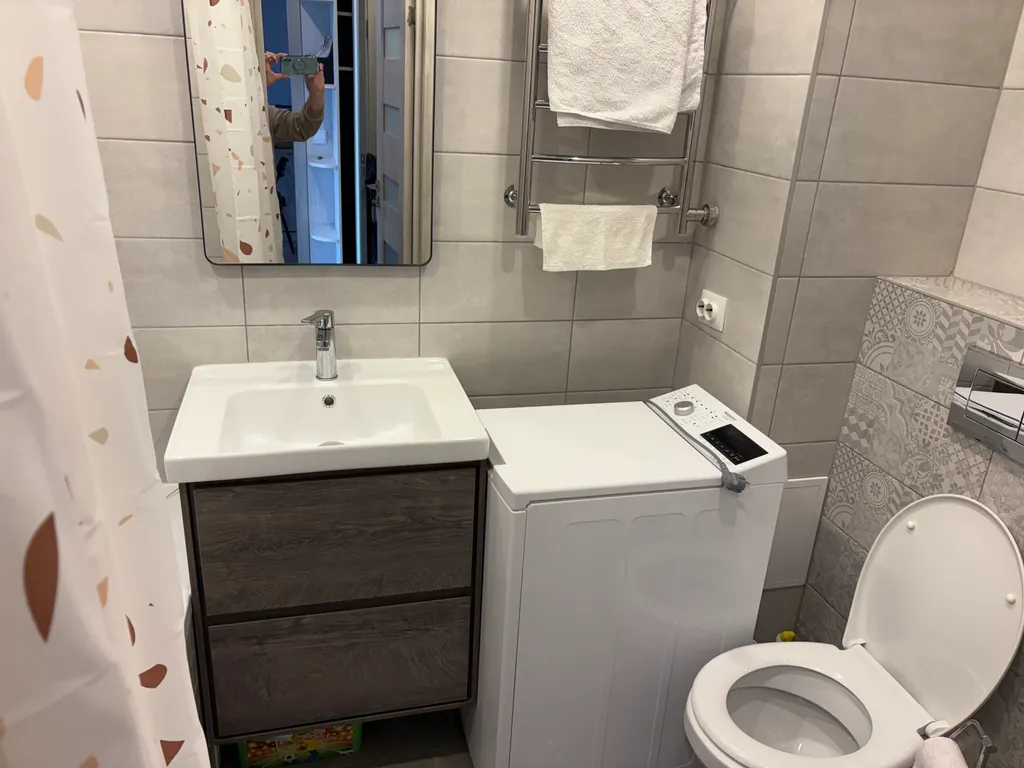 Тихий район у леса