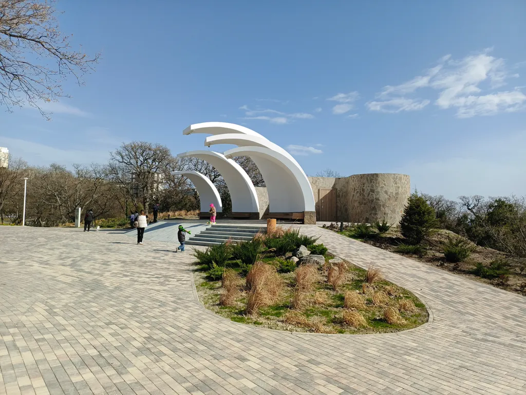 Улучшенный номер с видом на море и горы