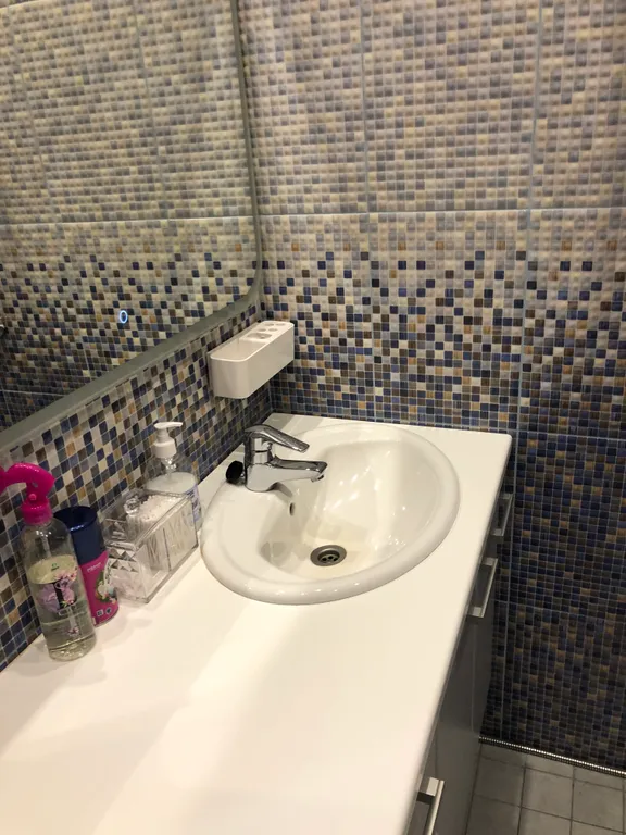 Квартира с эркером и видом на яблоневый сад