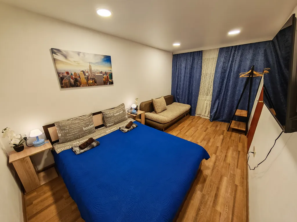 Трёхкомнатная квартира у Семёновского озера