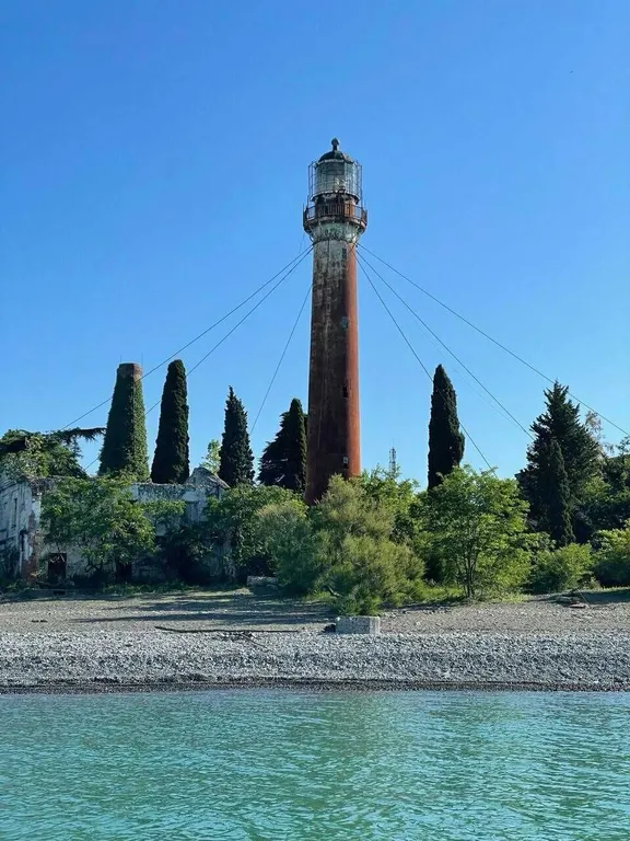 Квартира Квартира Уютная мансарда около моря — Сухум