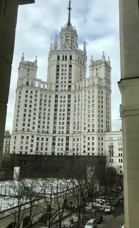 Квартира Квартира в легендарной высотке — Москва