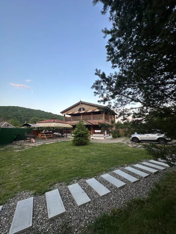 Дом из сруба с баней и бассейном