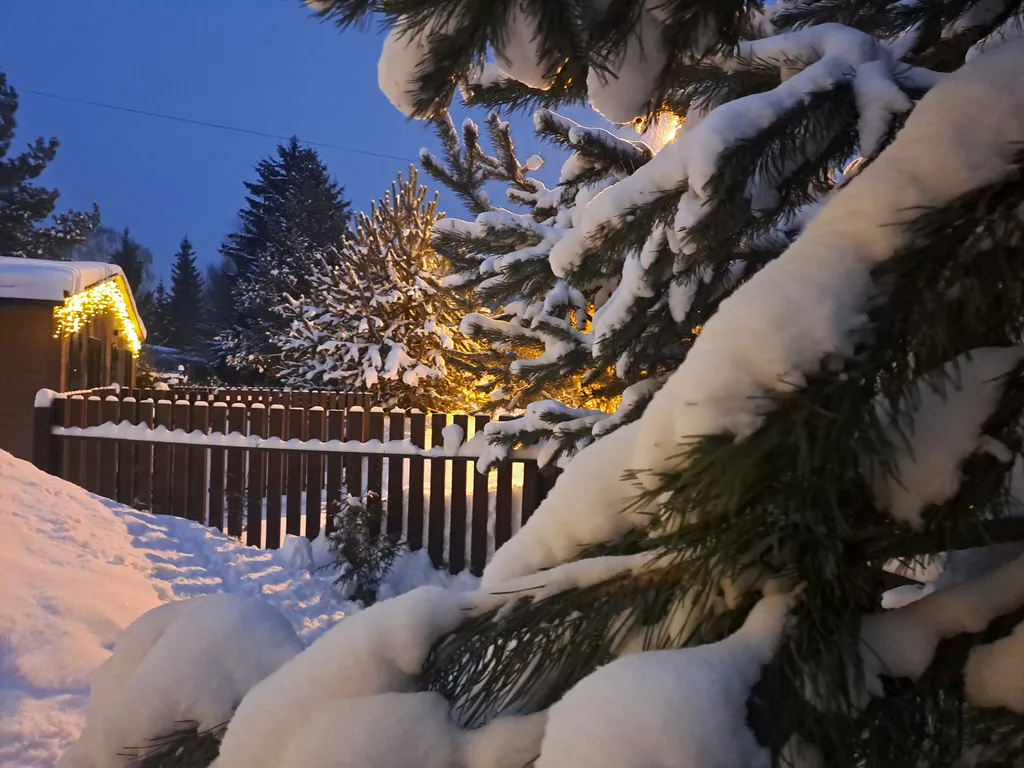 Уютный коттедж для двоих у реки в центре