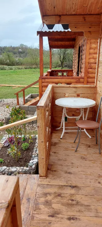 Дом в деревне на берегу реки для спокойного отдыха