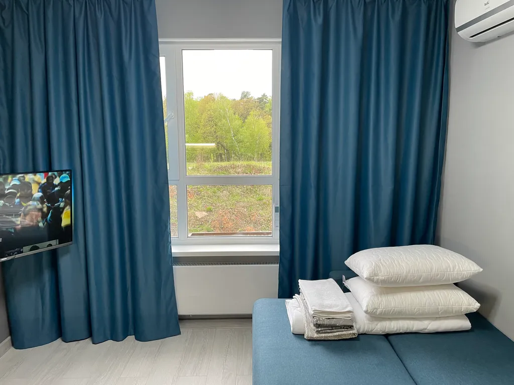 Студия с видом на лес