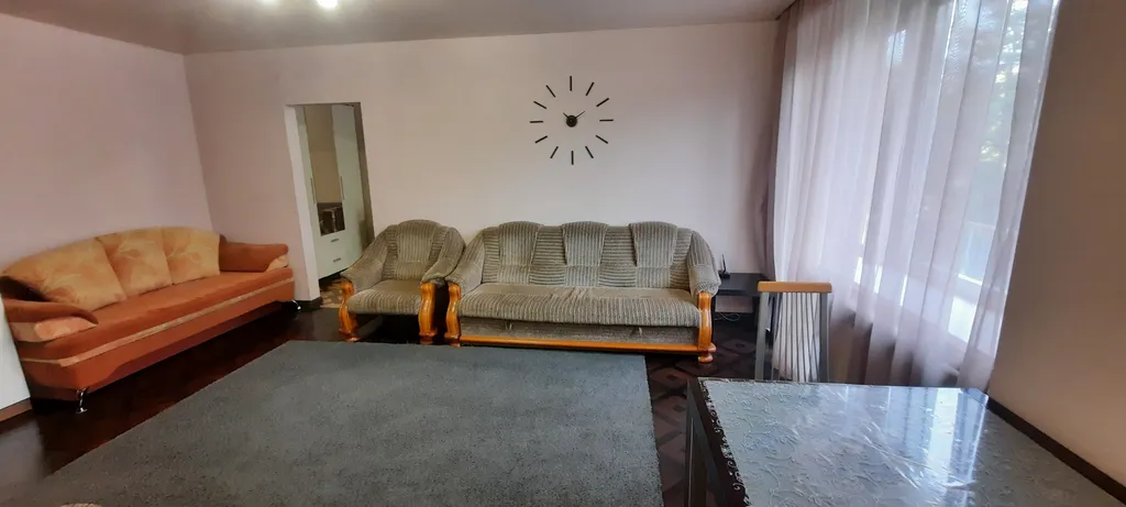 Хорошая 2-комнатная квартира возле вокзала