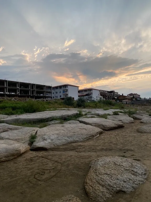 Студия на первой береговой линии