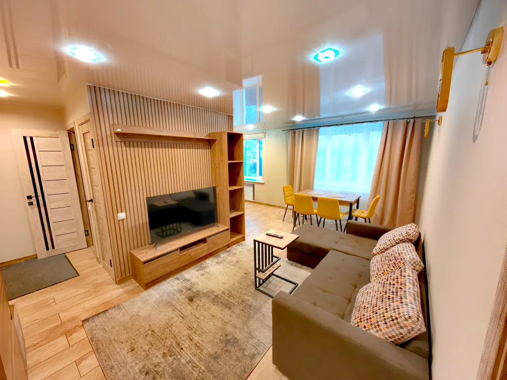 Юность на пяти углах