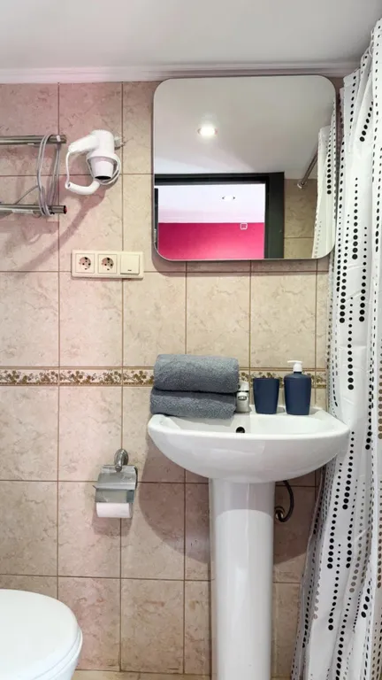 Стильная двухуровневая студия