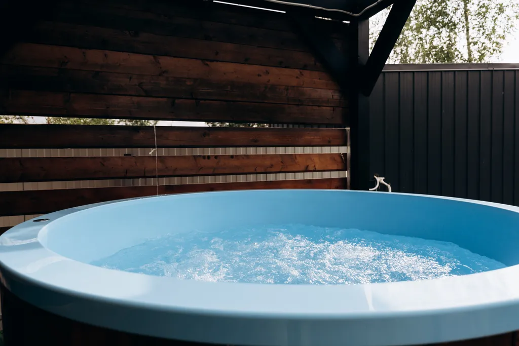 Абсолютно новый дом с баней, включена в стоимость, и горячей купелью