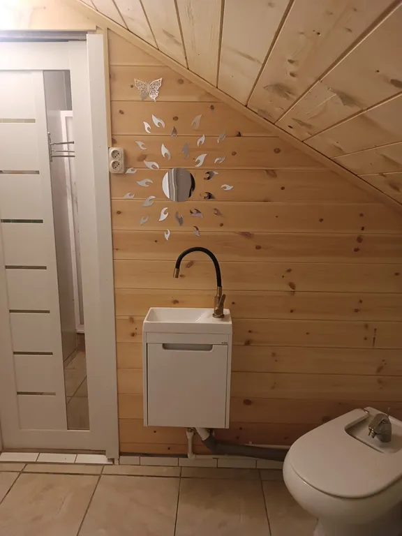 Уютный дом, тишина и лес