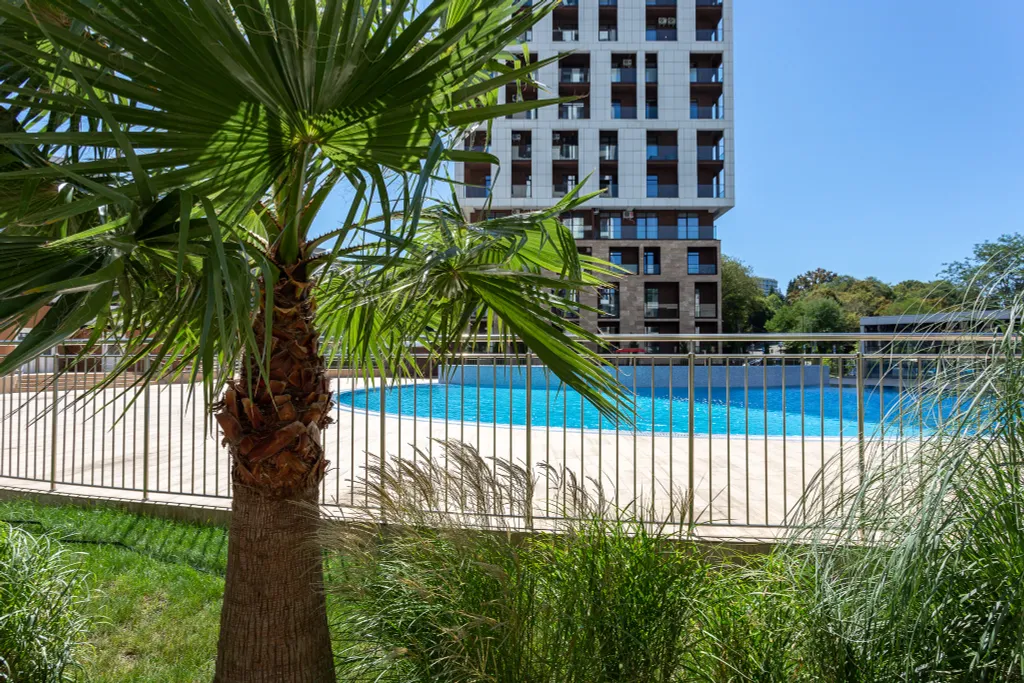 Студия с балконом и видом на горы