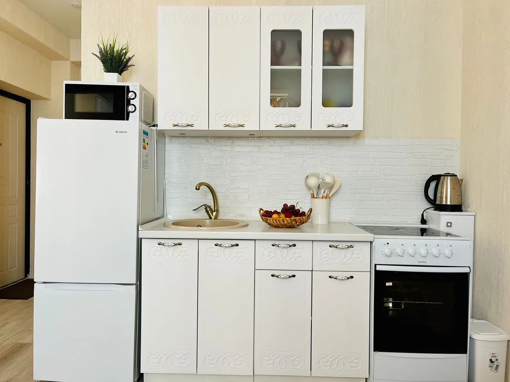 Уютная студия с террасой и бассейном