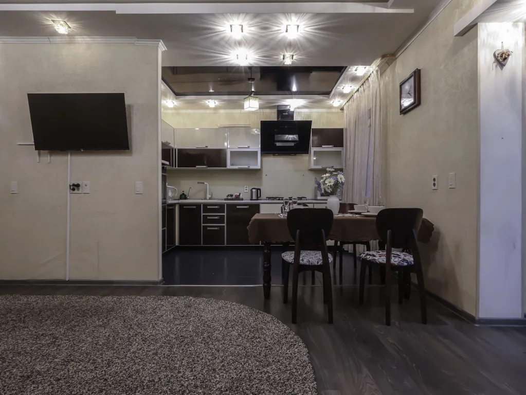 Квартира Просторная квартира возле театра Оперы и Балета — Астрахань